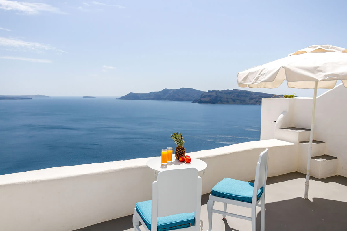 Thirea Studios Oia Santorini – Balcony with sea view