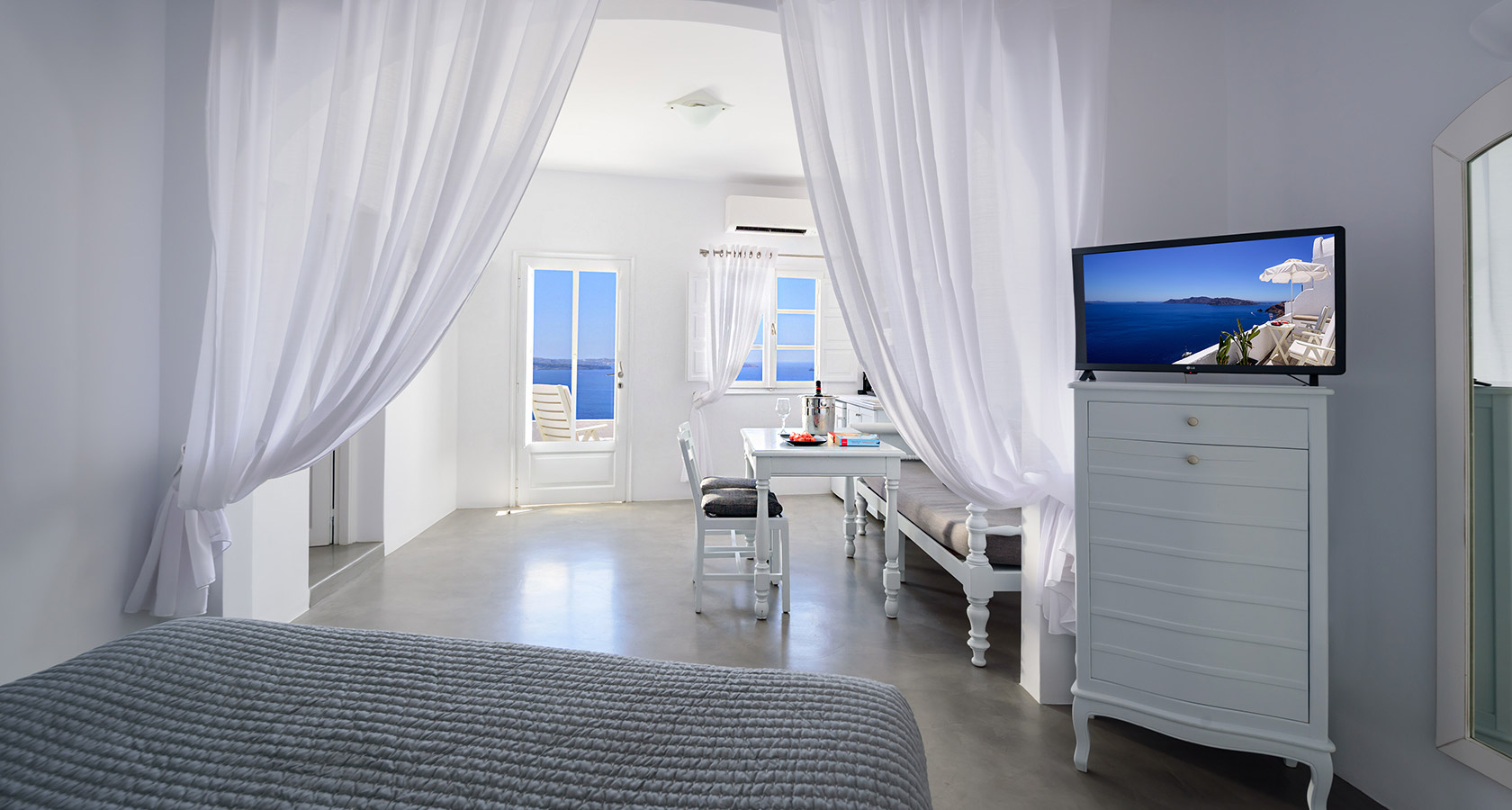Thirea Santorini Studios Oia – Superior Studio