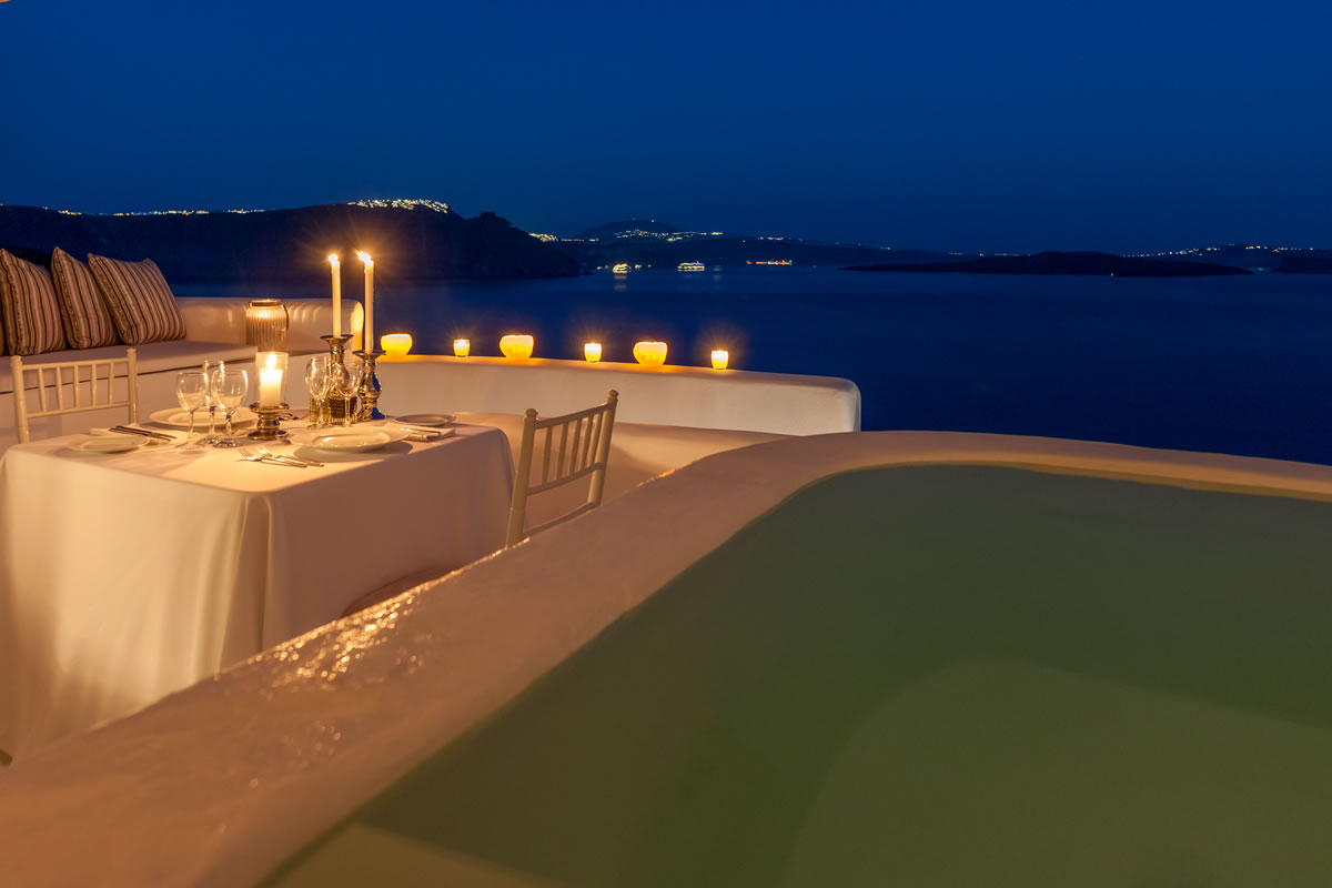 Thirea superior suite in Santorini – Private balcony