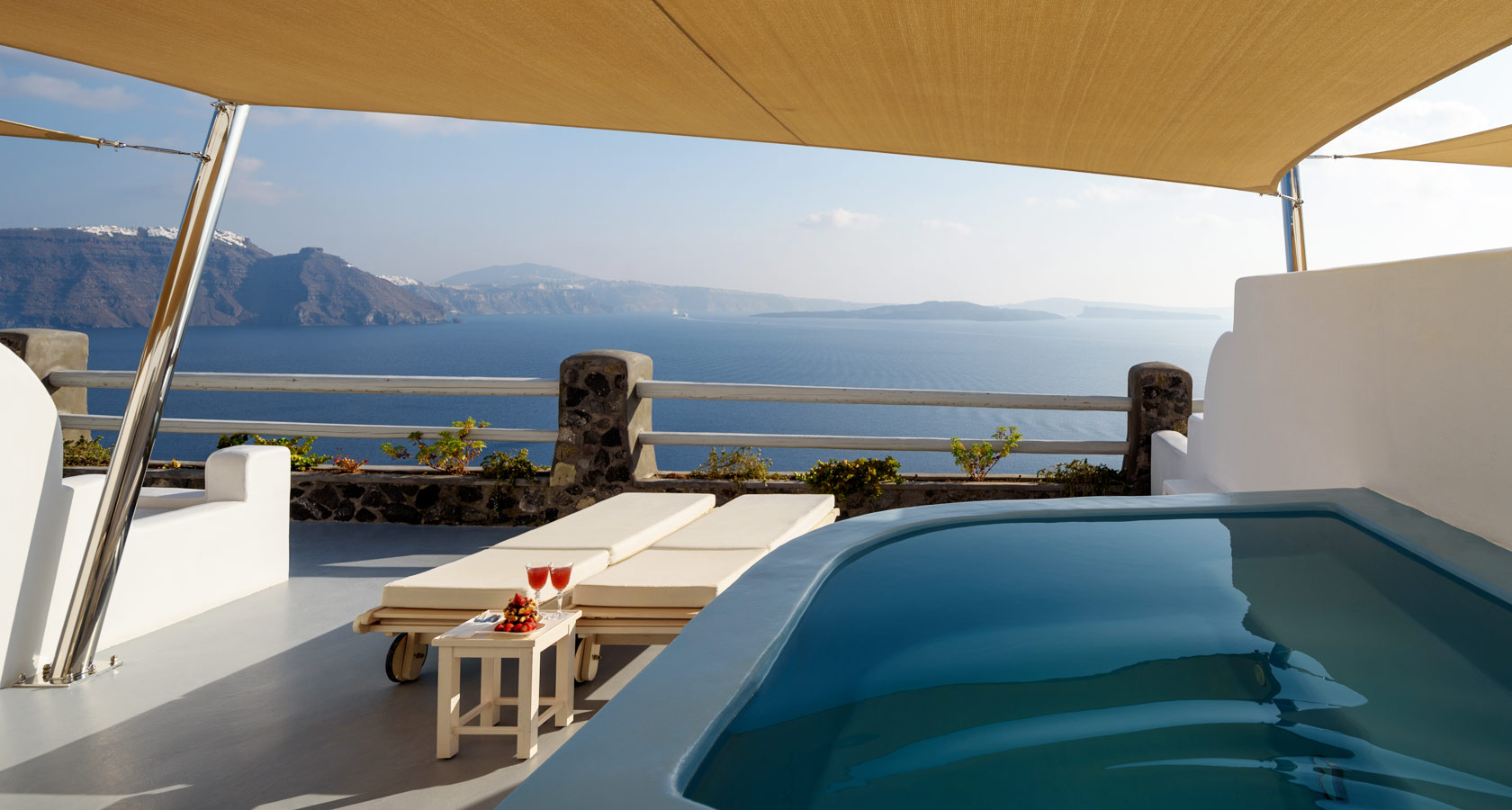 Thirea Premium suites in Oia Santorini