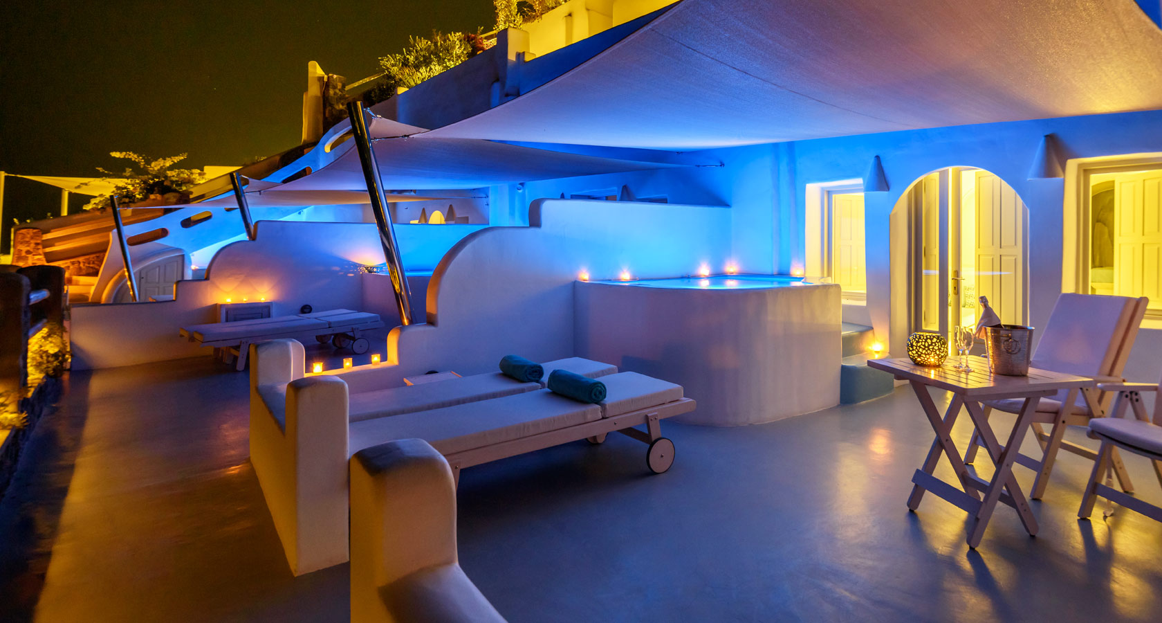 Thirea Premium suites in Oia Santorini