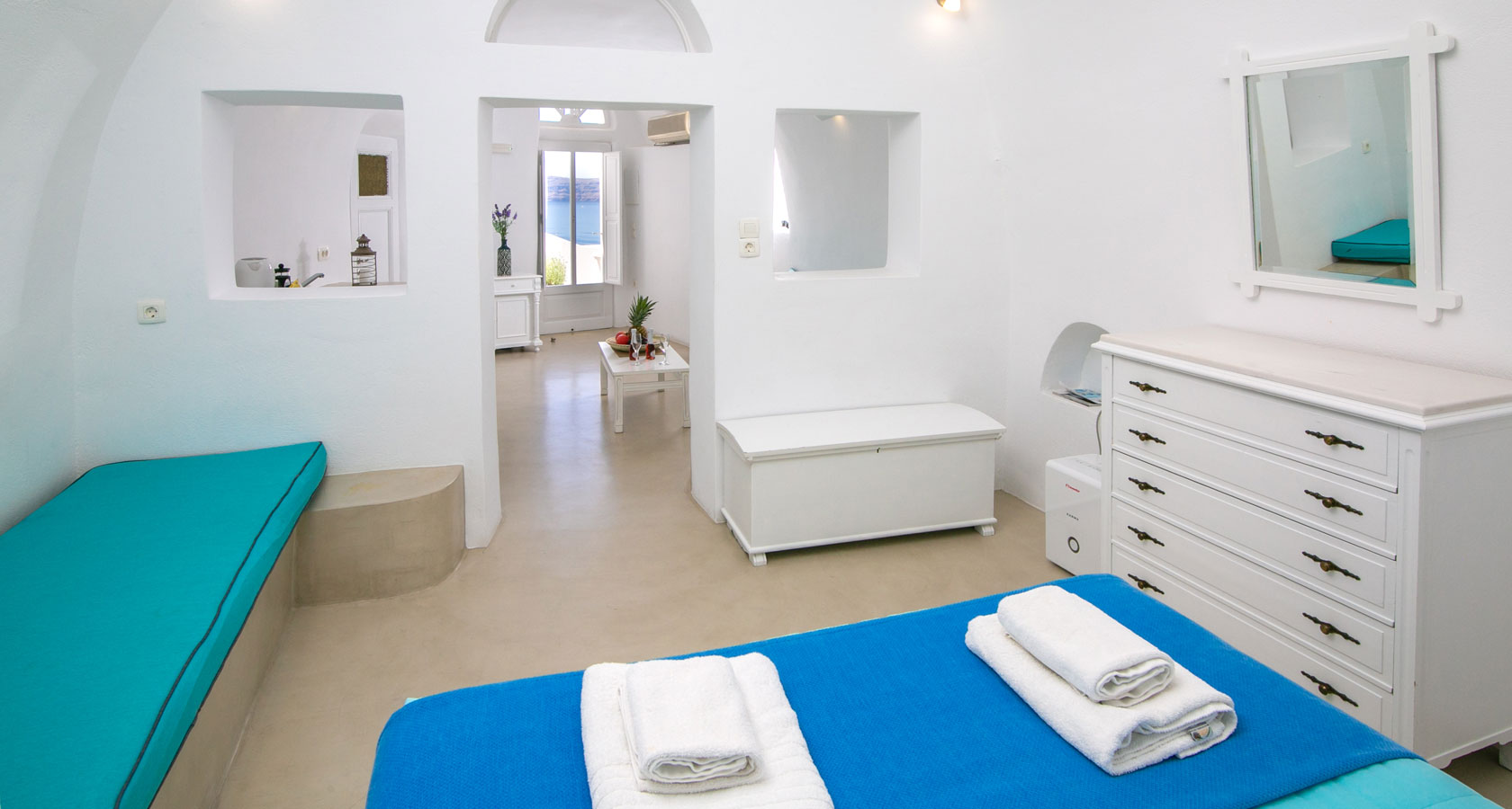 Oia Santorini Apartments by Thirea Suites - Interior View 