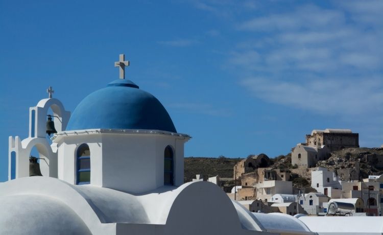 Akrotiri Santorini – From a fishing village to a wealthy democratic place to Greece’s Pompeii