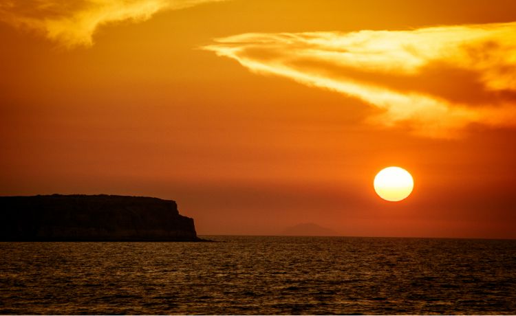 Caldera Cliff Sunset Horseback Riding in Santorini