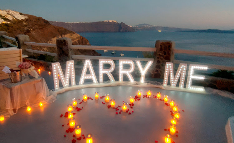 Wedding Proposal in Santorini – Experiencing Unforgettable Love at Thirea Suites